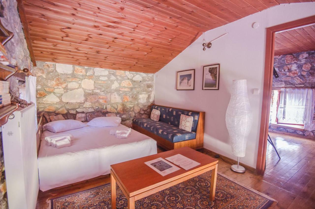 Stonehouse 2 Bedroom Chalet On Olympus Amazing View Petra  Екстер'єр фото