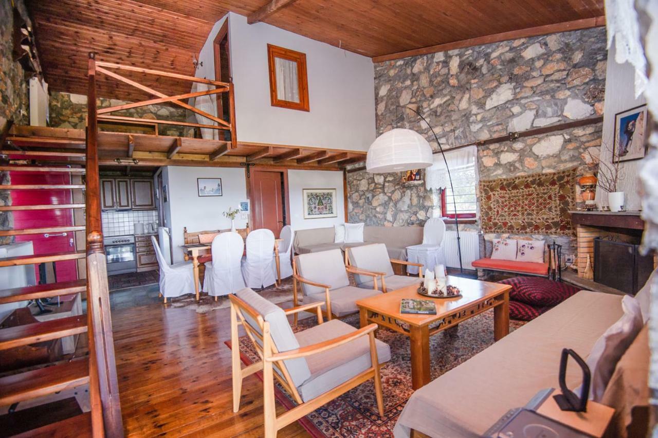 Stonehouse 2 Bedroom Chalet On Olympus Amazing View Petra  Екстер'єр фото